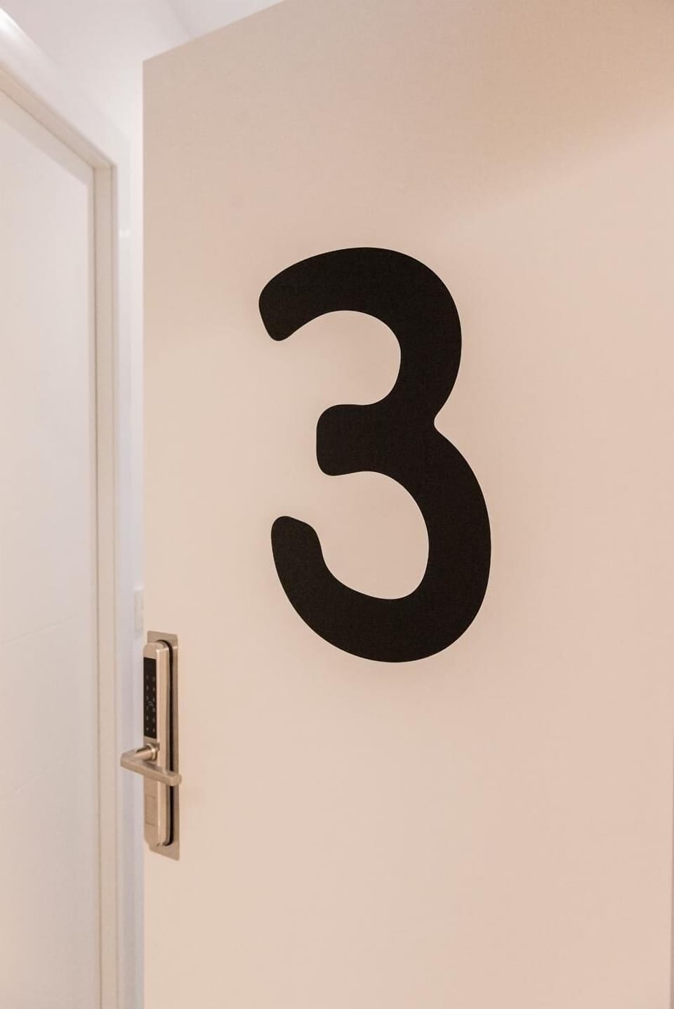 Family Quadruple Room, Ensuite | Bathroom | Shower, free toiletries, hair dryer, towels