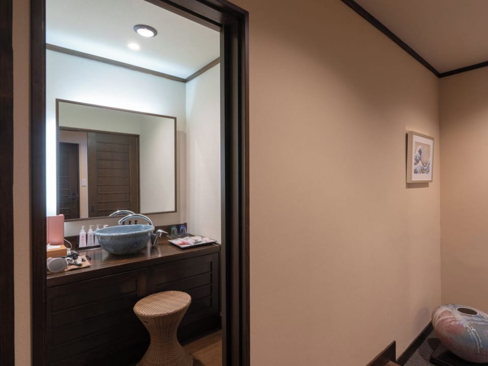 Superior Twin Room, Balcony, Ocean View (Retro Modern, Corner room) | Room amenity