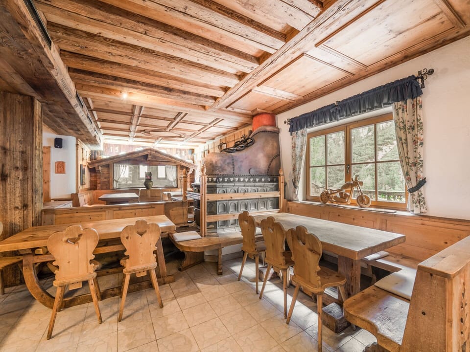 Cottage | Dining