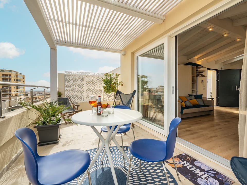 Panoramic Studio | Terrace/patio