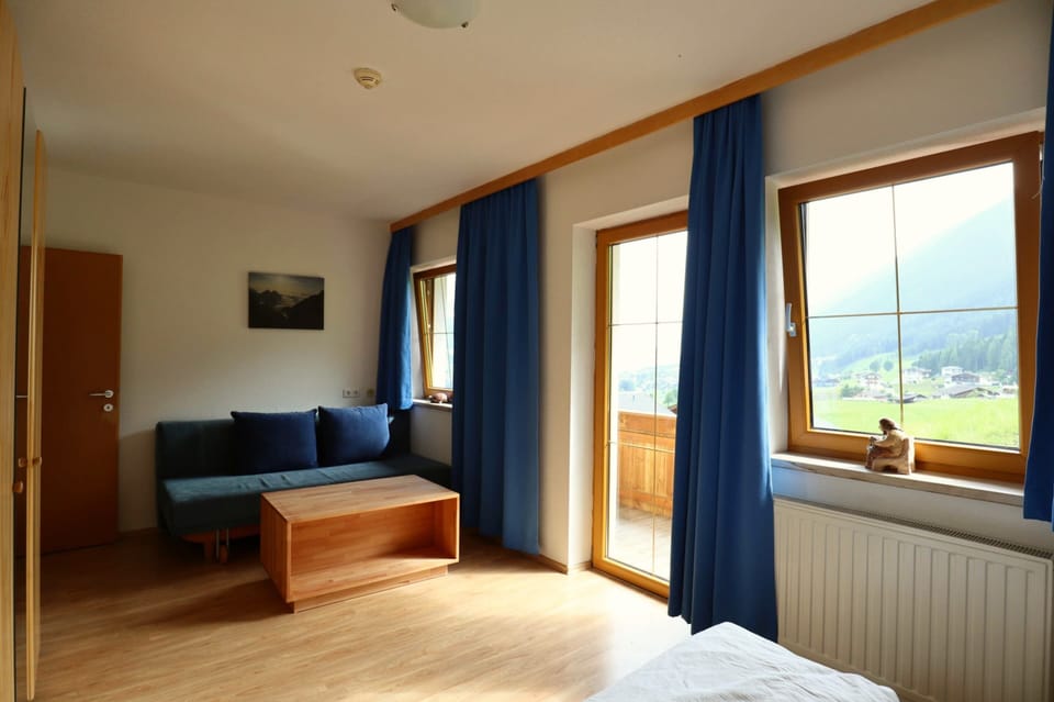Apartment | 2 bedrooms, individually furnished, bed sheets