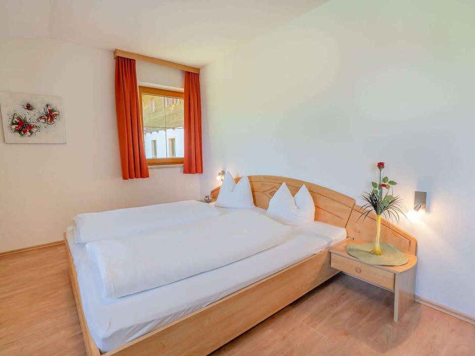 Apartment | 3 bedrooms, individually furnished, bed sheets