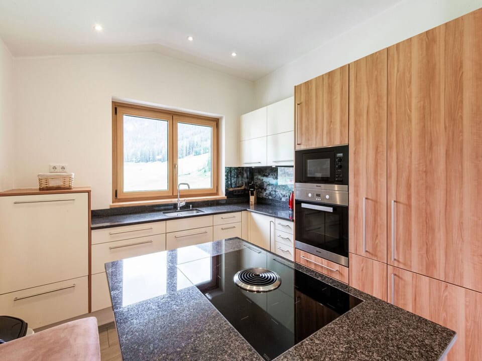 Apartment | Private kitchen | Microwave, electric kettle