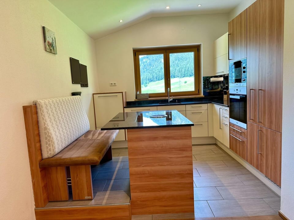 Apartment | Dining