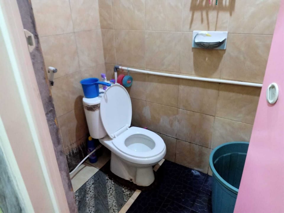 Basic Double Room | Bathroom