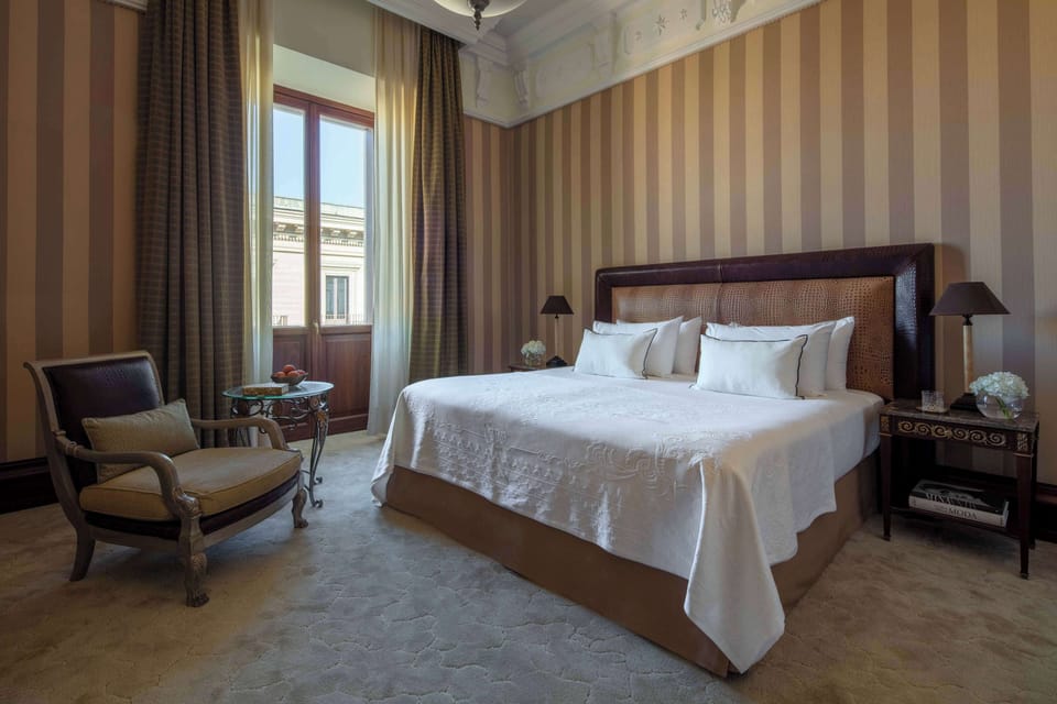 Premium Room, City View | 1 bedroom, premium bedding, minibar, in-room safe