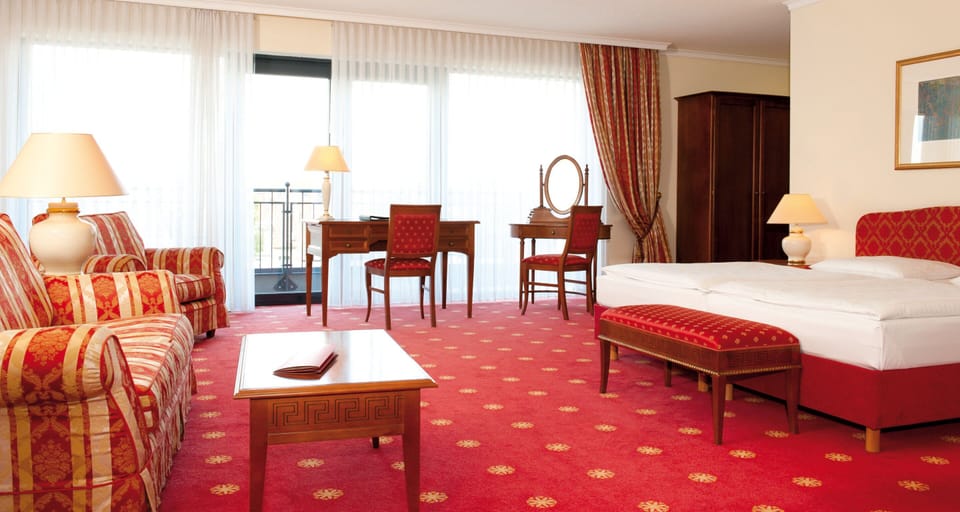 Junior Suite, 1 Double Bed (Junior-Suite mit Dachterasse) | Hypo-allergenic bedding, minibar, in-room safe, desk