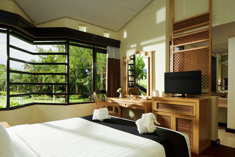 In-room safe, desk, laptop workspace, free WiFi
