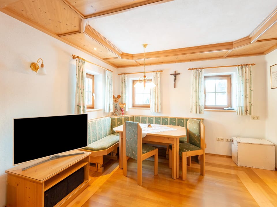 House | Dining