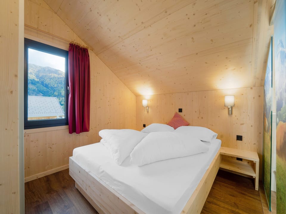 Chalet | 4 bedrooms, individually furnished, bed sheets