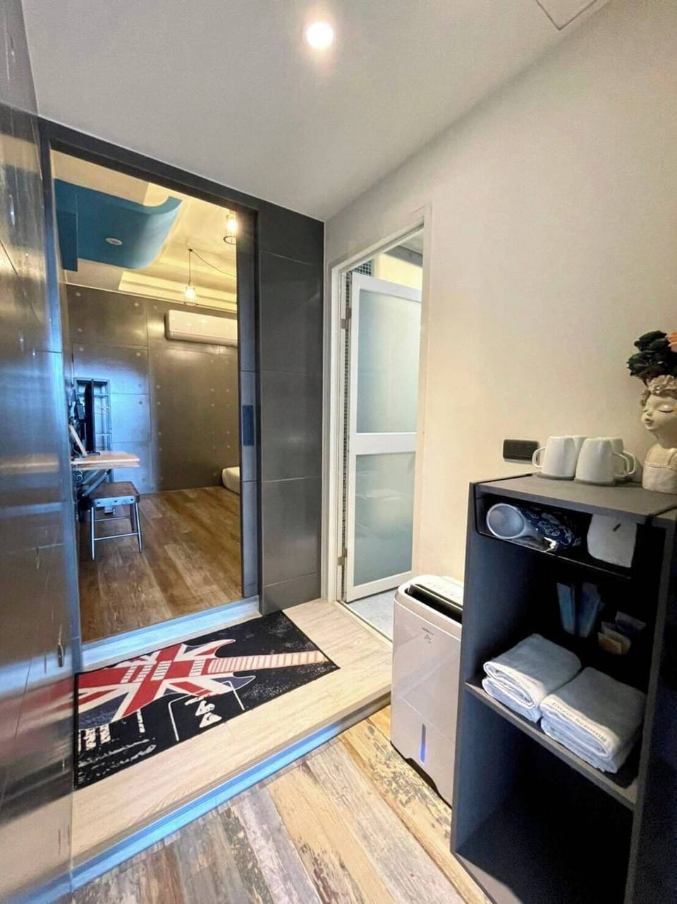 Panoramic Quadruple Room, 2 Queen Beds, Non Smoking, Ocean View | Living area | 42-inch LCD TV with digital channels