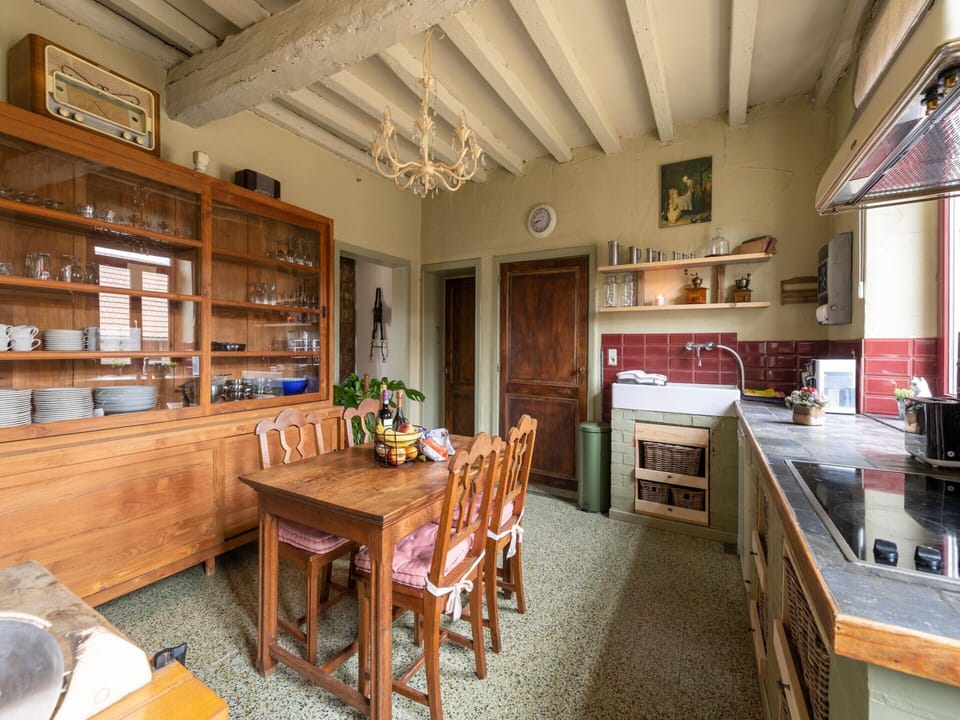 House | Private kitchen | Electric kettle, highchair