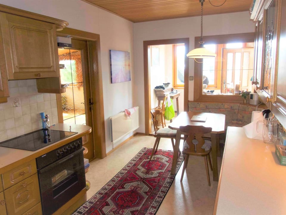 House | Private kitchen | Stovetop, dishwasher