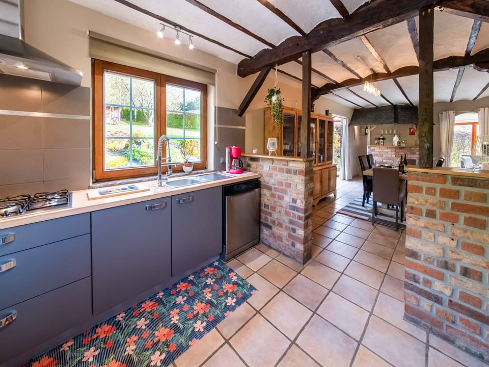 House | Private kitchen | Stovetop, highchair