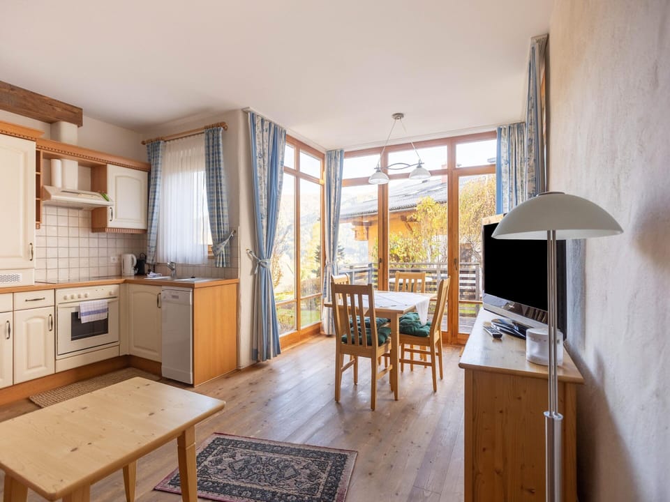 Apartment | Dining