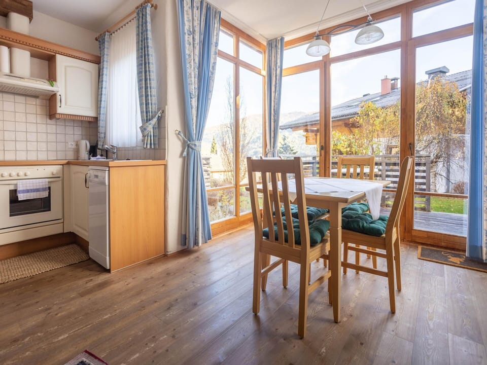 Apartment | Dining