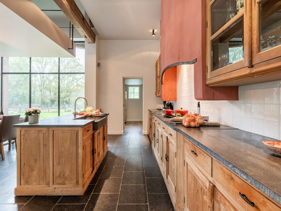 House | Private kitchen | Microwave, oven, dishwasher