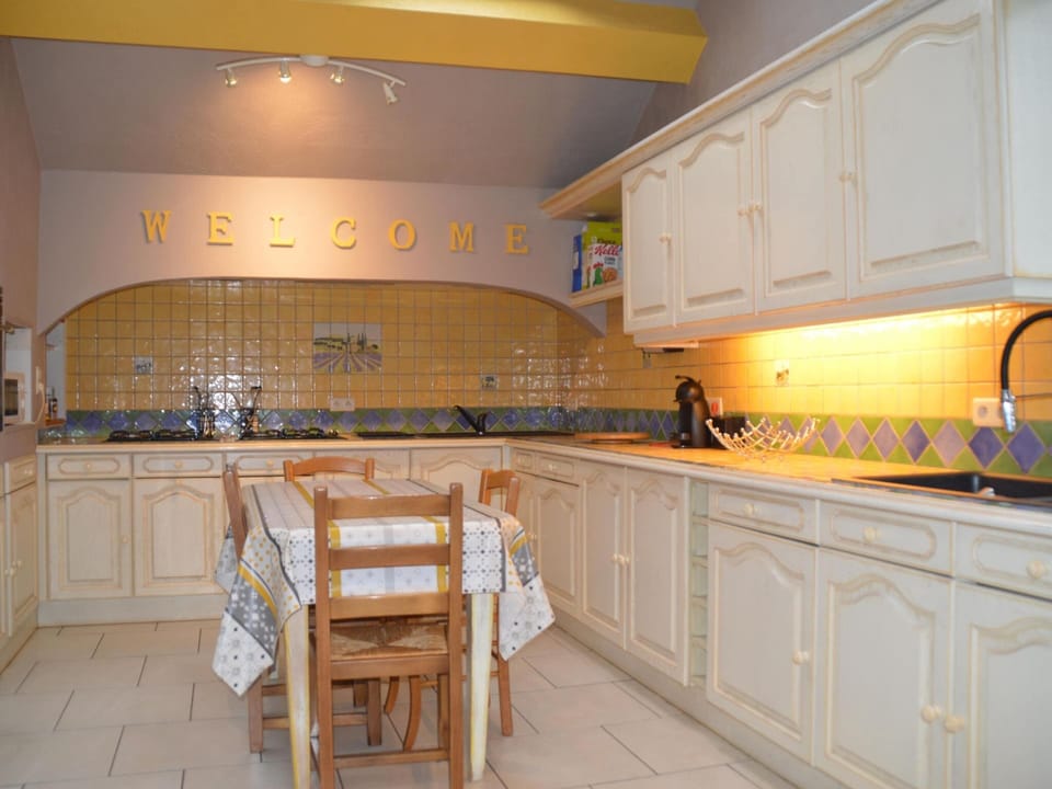 House | Private kitchen | Highchair