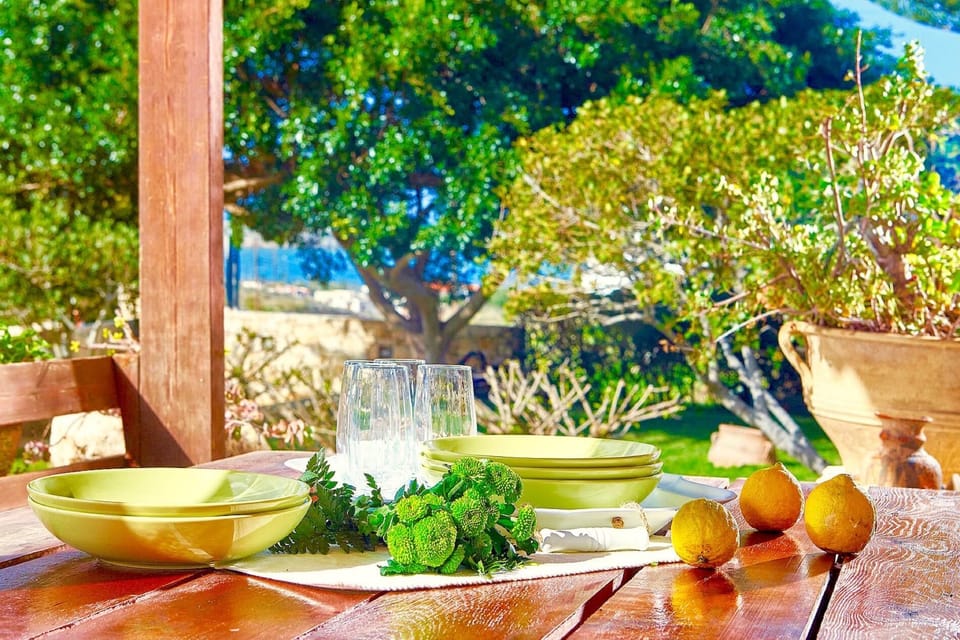 Villa (5 Bedrooms) | Outdoor dining