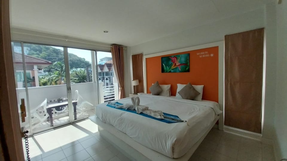 Deluxe Room | 1 bedroom, minibar, in-room safe, individually decorated