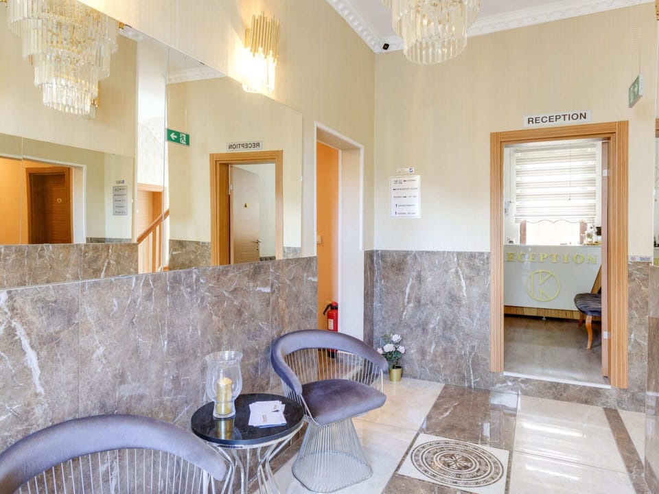 Apartment | Reception