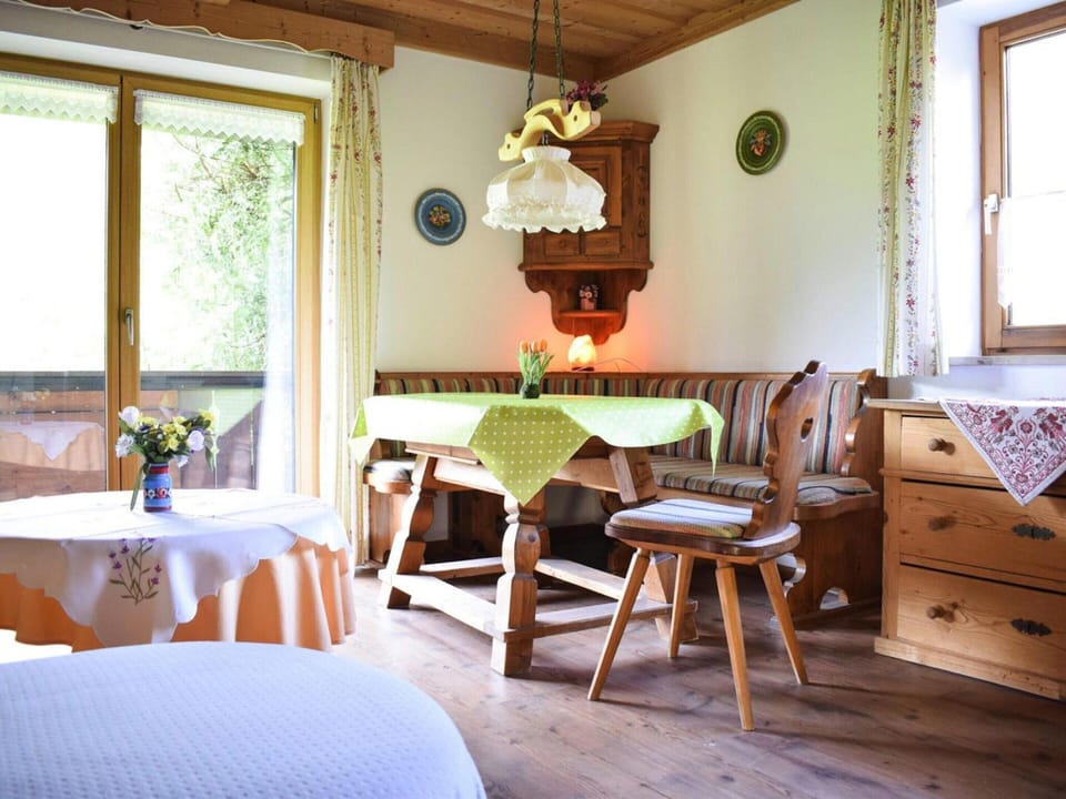 Apartment | Dining