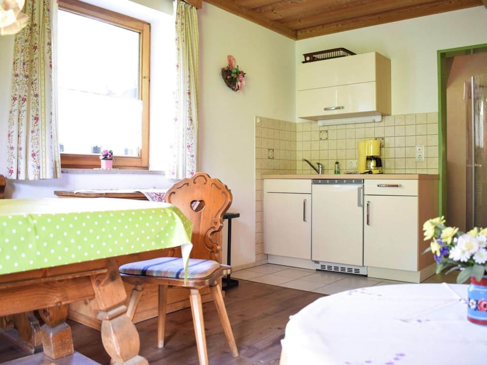Apartment | Dining
