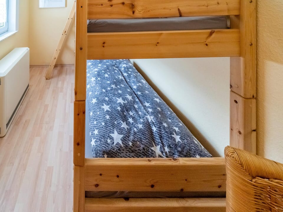House | 2 bedrooms, individually furnished, iron/ironing board, bed sheets