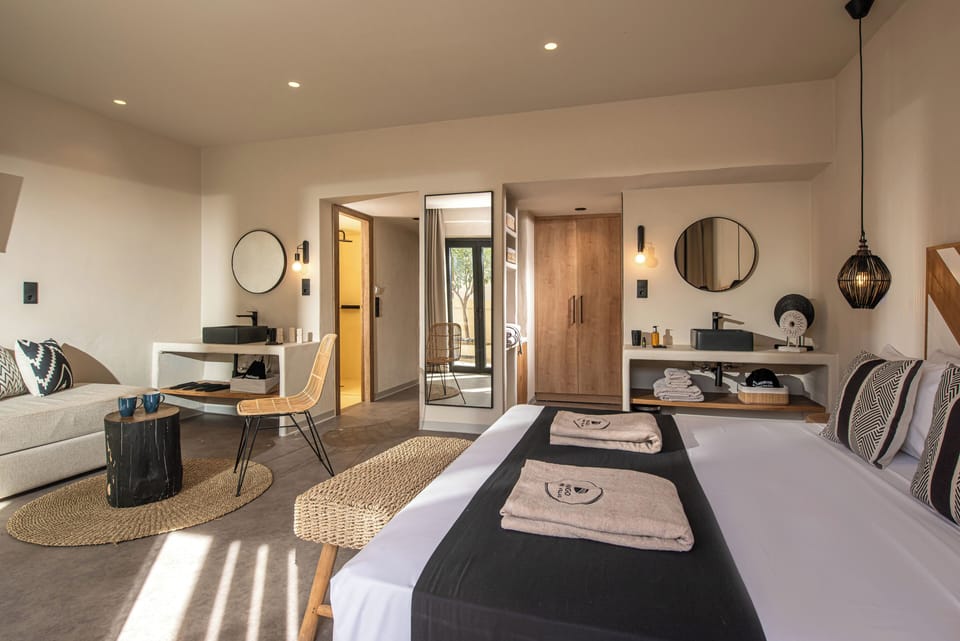Superior Suite | In-room safe, blackout drapes, soundproofing