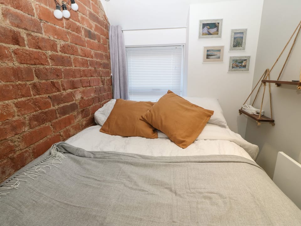 2 bedrooms, individually decorated, individually furnished, free WiFi