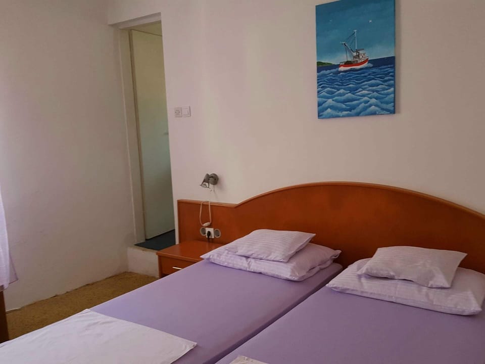 House | 1 bedroom