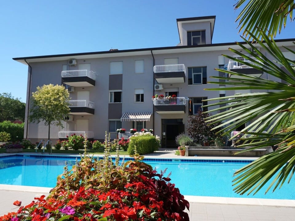 House | Pool | Outdoor pool