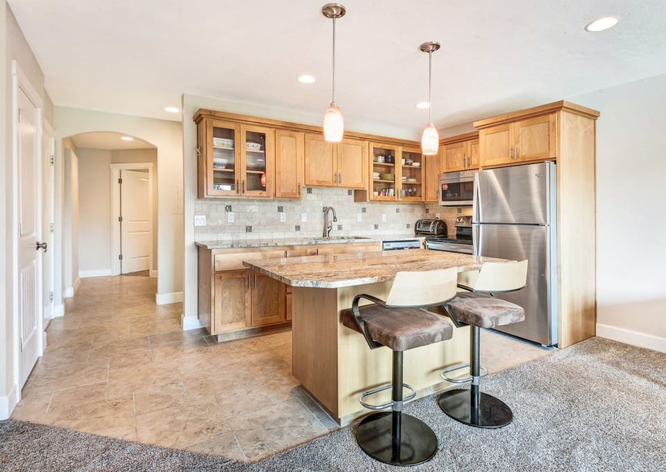 Superior Suite | Private kitchen | Fridge, microwave, stovetop, coffee/tea maker