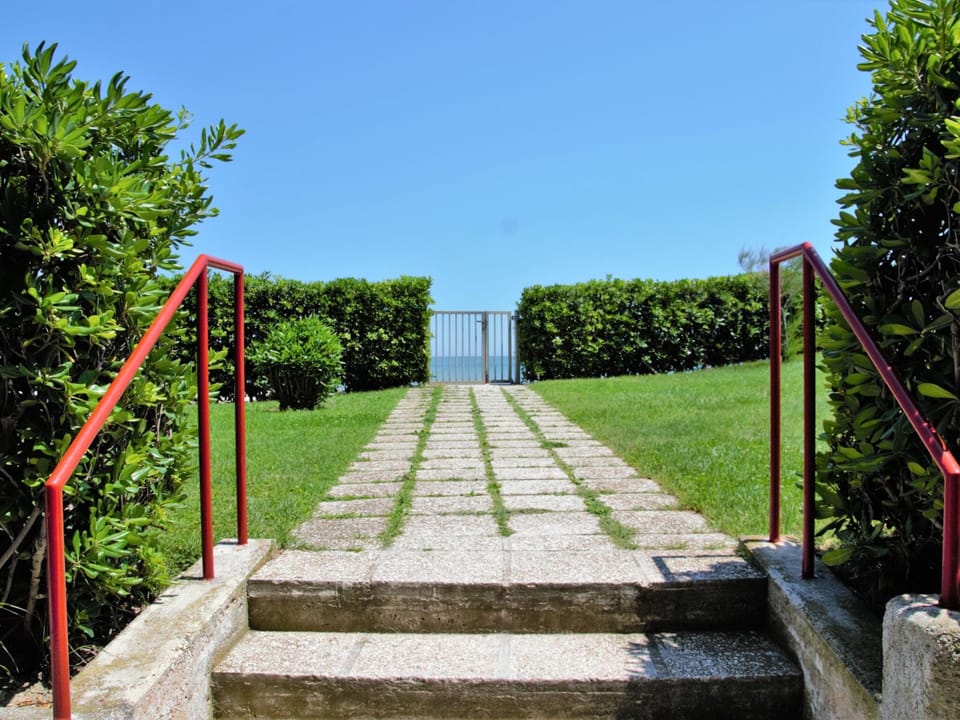 Apartment | Garden