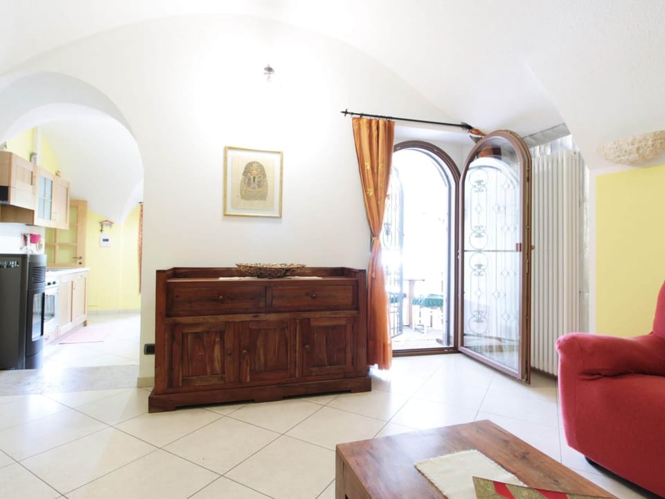 House | Living area | Fireplace