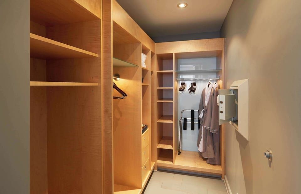 Suite, 1 Bedroom (Performer) | Frette Italian sheets, premium bedding, pillowtop beds, in-room safe