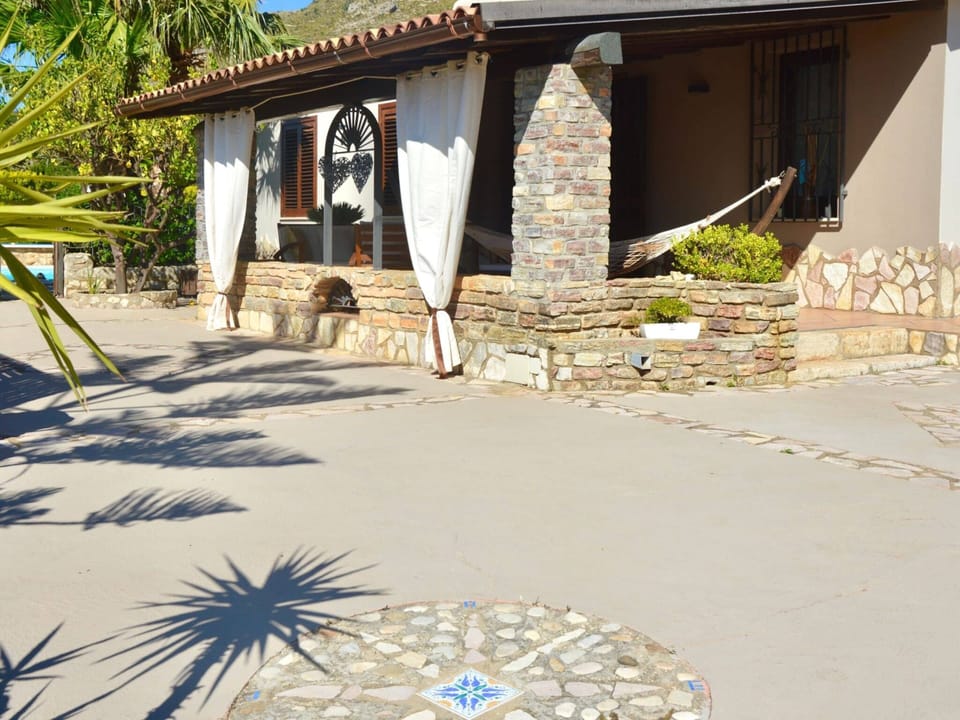 Villa | Exterior