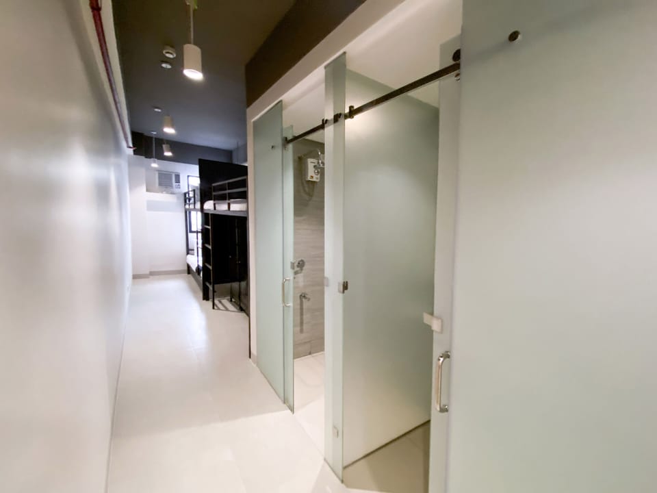 Triple Room | Desk, laptop workspace, rollaway beds, bed sheets