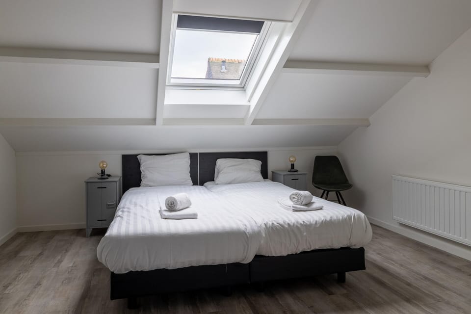 House | 3 bedrooms, individually furnished, bed sheets