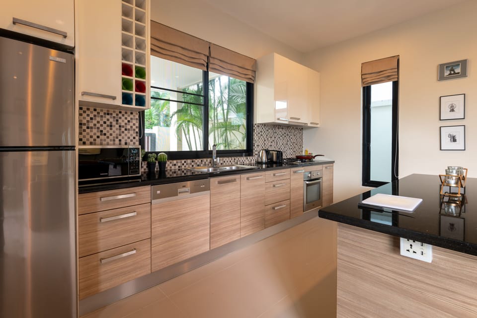 Family Villa | Private kitchen | Full-size fridge, microwave, oven, stovetop