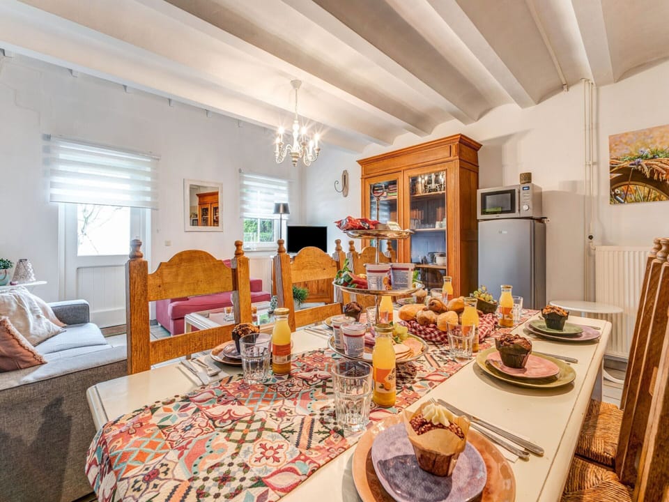 Cottage | Dining