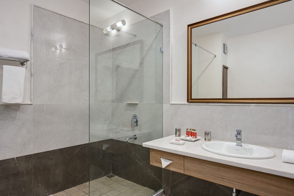 Shower, towels