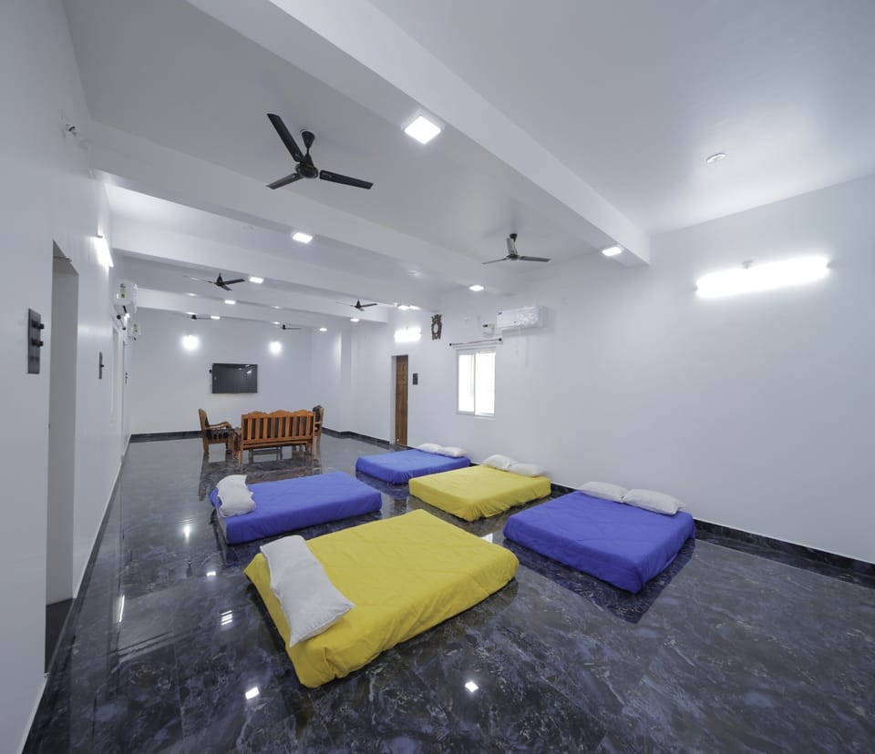 Family Room | Desk, bed sheets
