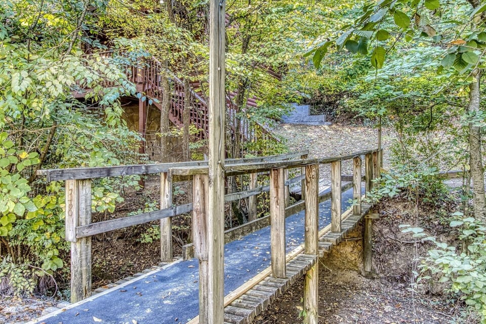 Cabin, 2 Bedrooms | Property grounds