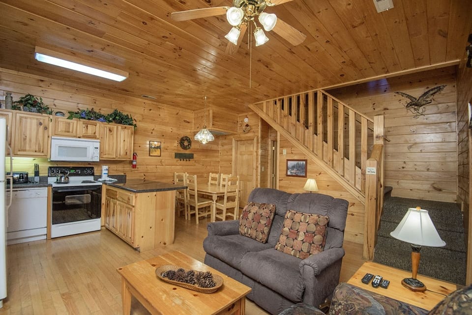 Cabin, 2 Bedrooms | Living area