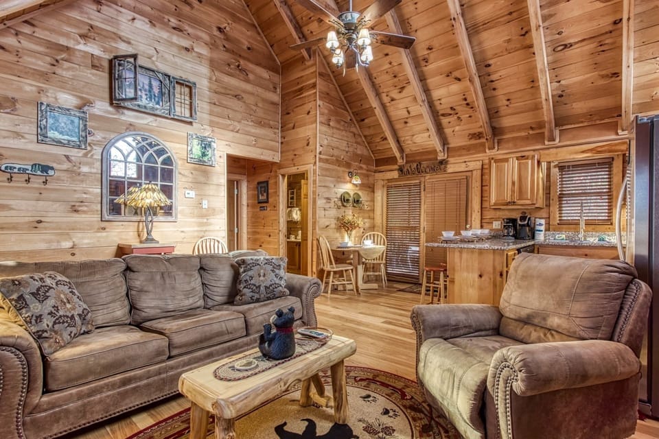 Cabin, 2 Bedrooms | Living area