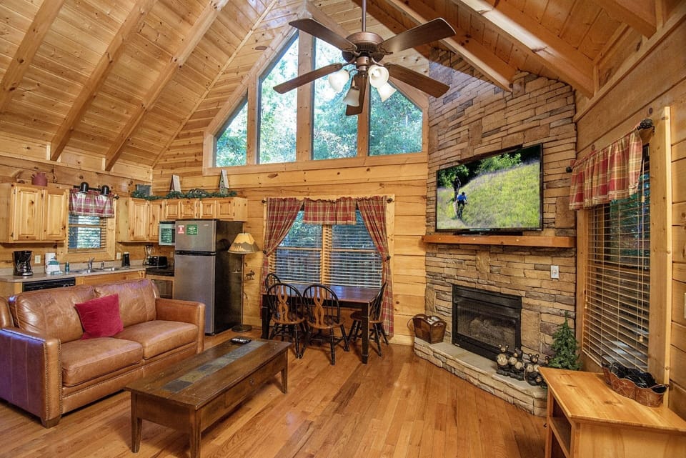 Cabin, 2 Bedrooms | Interior