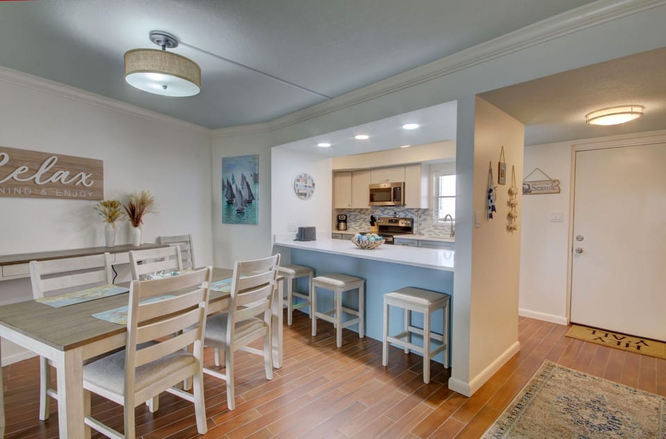 Condo, 1 Bedroom | Dining