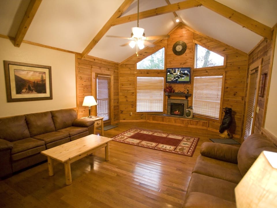 Cabin, 2 Bedrooms | Living area
