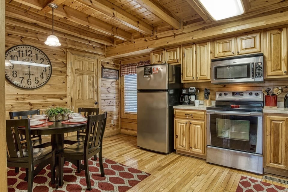Cabin, 1 Bedroom | Private kitchen | Fridge, oven, coffee/tea maker, toaster